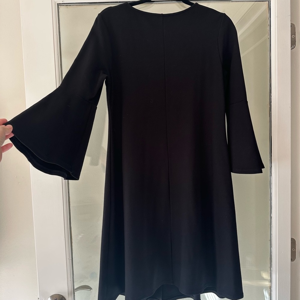 Isabella Oliver for Pea In a Pod black maternity dress with 3/4 bell sleeves!